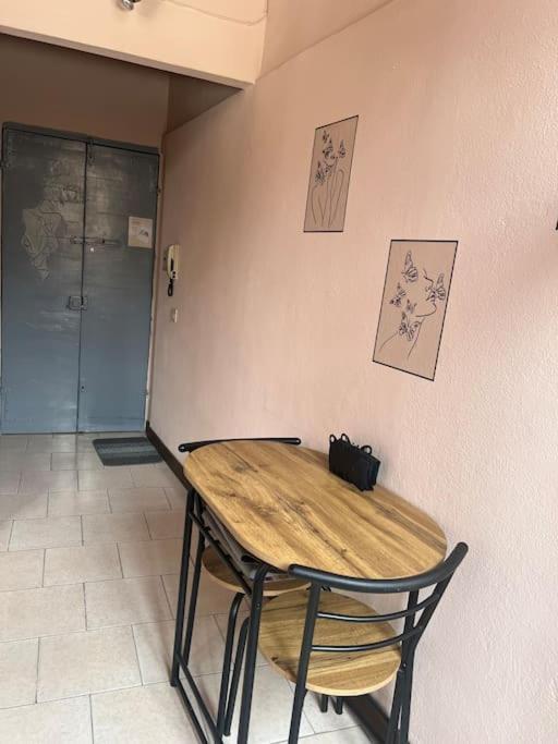 Minimal Studio Con Travi A Vista Piacenza Zewnętrze zdjęcie
