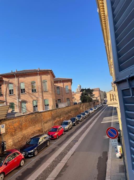 Minimal Studio Con Travi A Vista Piacenza Zewnętrze zdjęcie
