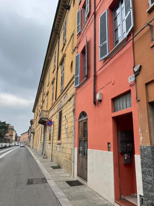 Minimal Studio Con Travi A Vista Piacenza Zewnętrze zdjęcie