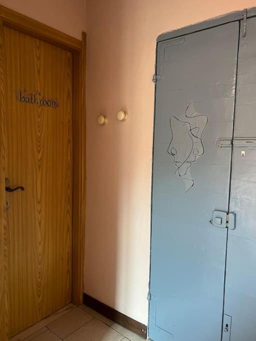 Minimal Studio Con Travi A Vista Piacenza Zewnętrze zdjęcie